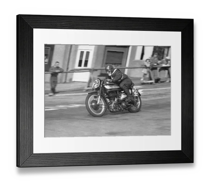 Framed Print : Herbie Mills (Norton) 1951 Senior Manx Grand Prix Framed Print : Herbie Mills (Norton) 1951 Senior Manx Grand Prix