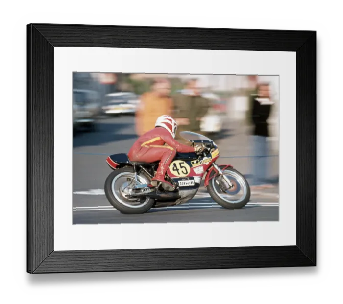 Framed Print : George Fogarty (Yamaha) 1975 Senior TT Framed Print : George Fogarty (Yamaha) 1975 Senior TT