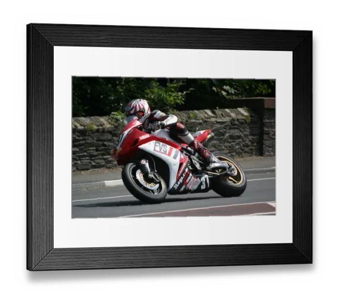 Framed Print : Si Fulton (Yamaha) 2011 Superbike TT Framed Print : Si Fulton (Yamaha) 2011 Superbike TT