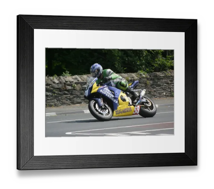Framed Print : Paul Duckett (Suzuki) 2011 Superbike TT Framed Print : Paul Duckett (Suzuki) 2011 Superbike TT