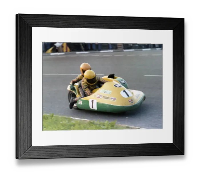 Framed Print : Bill Hodgkins & John Parkins (Joe Francis Yamaha) 1978 Sidecar TT Framed Print : Bill Hodgkins & John Parkins (Joe Francis Yamaha) 1978 Sidecar TT