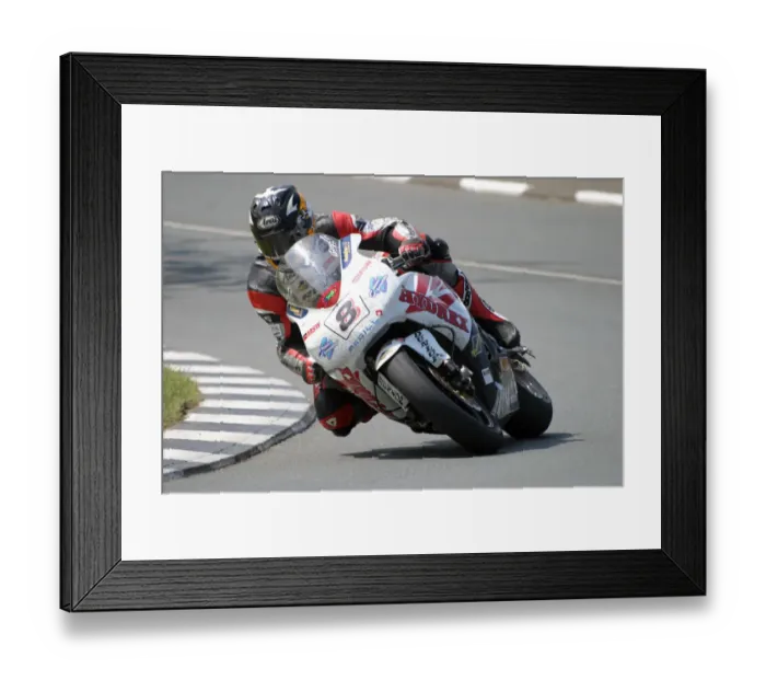 Framed Print : Guy Martin (Hydrex Honda) 2007 Superbike TT Framed Print : Guy Martin (Hydrex Honda) 2007 Superbike TT