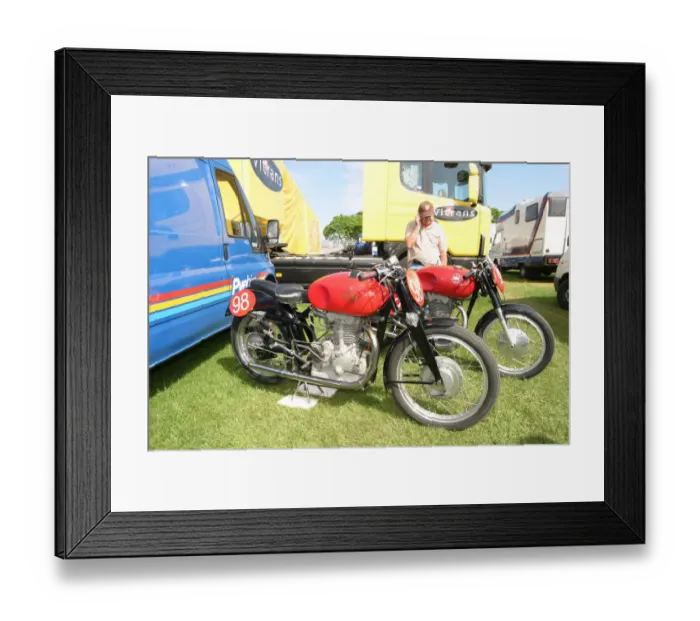 Framed Print : Gilera Corsa, ridden by Marco Dall Aglio in the 2005 Classic Lap Framed Print : Gilera Corsa, ridden by Marco Dall Aglio in the 2005 Classic Lap