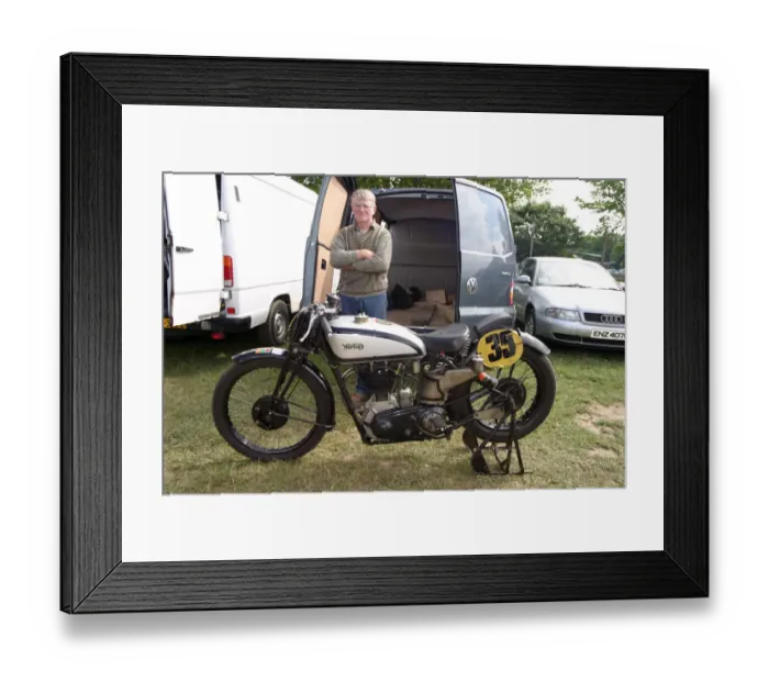 Framed Print : Norton International, ridden by Arthur Parker in the 2005 Classic Lap Framed Print : Norton International, ridden by Arthur Parker in the 2005 Classic Lap