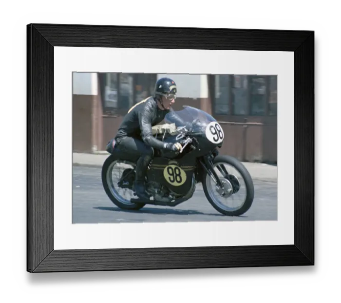 Framed Print : Reay Mackay (Vincent) 1968 Senior TT Framed Print : Reay Mackay (Vincent) 1968 Senior TT