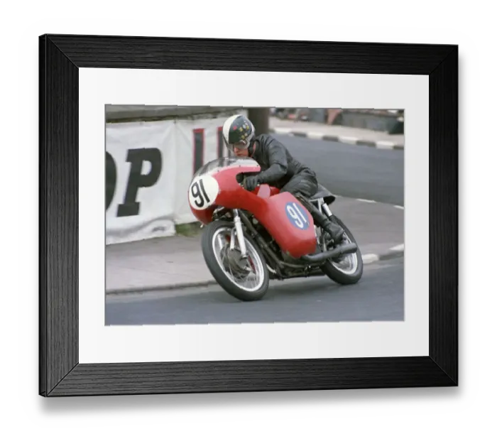 Framed Print : Mick Potter (Triumph) 1968 Junior TT Framed Print : Mick Potter (Triumph) 1968 Junior TT