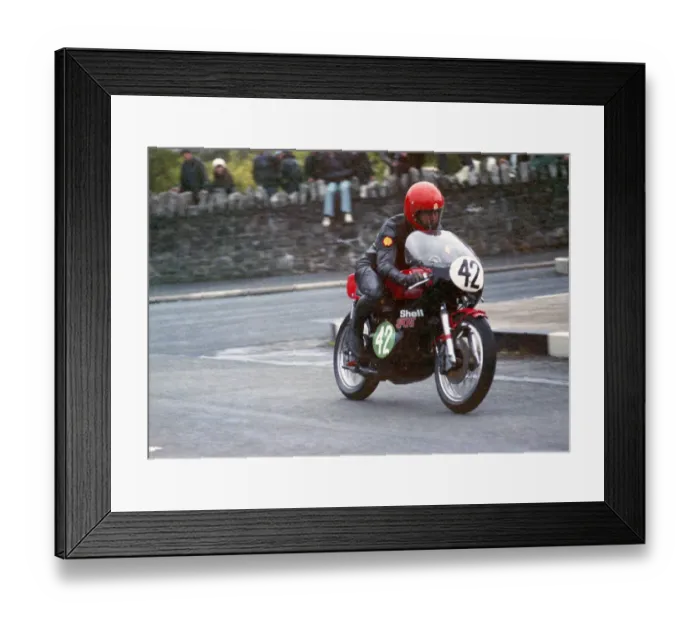 Framed Print : Bill Henderson (Yamaha) 1974 Lightweight TT Framed Print : Bill Henderson (Yamaha) 1974 Lightweight TT