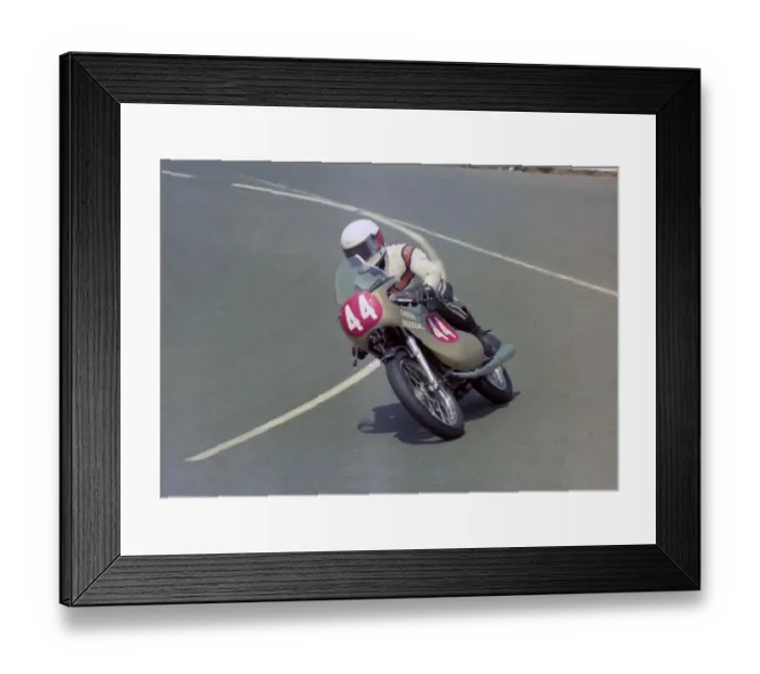 Framed Print : Les Newman (Suzuki) 1976 Production TT Framed Print : Les Newman (Suzuki) 1976 Production TT