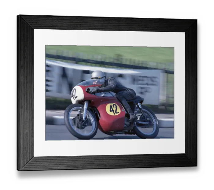 Framed Print : Chris Owen (Norton) 1967 Senior Manx Grand Prix Framed Print : Chris Owen (Norton) 1967 Senior Manx Grand Prix