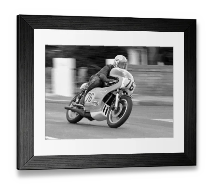 Framed Print : Malcolm Dunlop (Suzuki) 1983 Senior Manx Grand Prix Framed Print : Malcolm Dunlop (Suzuki) 1983 Senior Manx Grand Prix
