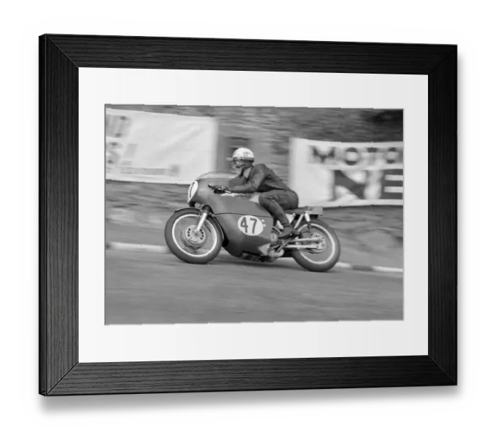 Framed Print : Gordon Pantall (Matchless) 1969 Senior Manx Grand Prix Framed Print : Gordon Pantall (Matchless) 1969 Senior Manx Grand Prix