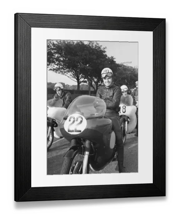 Framed Print : Gordon Pantall (Matchless) 1968 Senior Manx Grand Prix Framed Print : Gordon Pantall (Matchless) 1968 Senior Manx Grand Prix