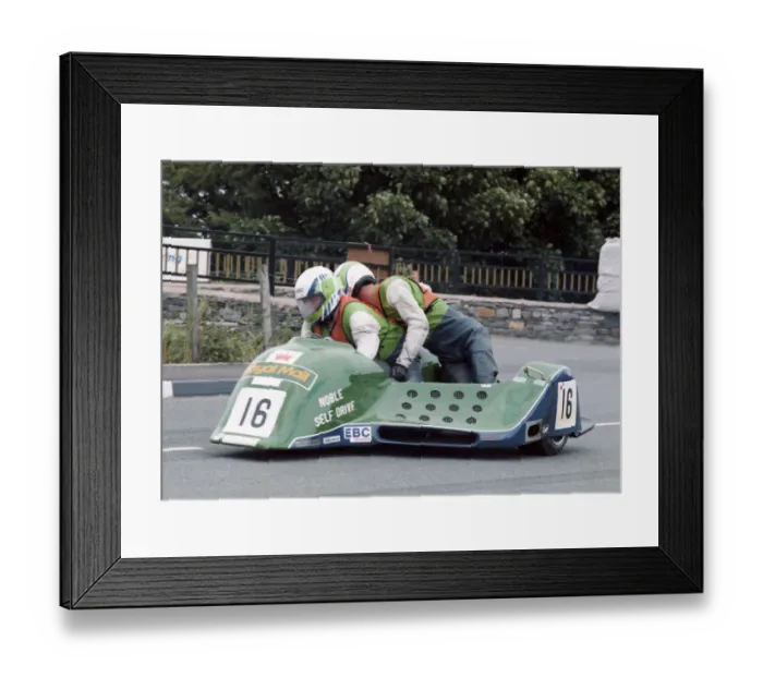 Framed Print : Lenny Pallister & Ian Marriner (Yamaha) 1991 Southern 100 Framed Print : Lenny Pallister & Ian Marriner (Yamaha) 1991 Southern 100