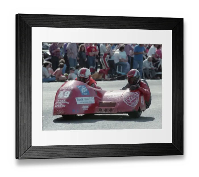 Framed Print : Mike Cain & Stuart Pitts (Yamaha) 1994 Sidecar TT Framed Print : Mike Cain & Stuart Pitts (Yamaha) 1994 Sidecar TT