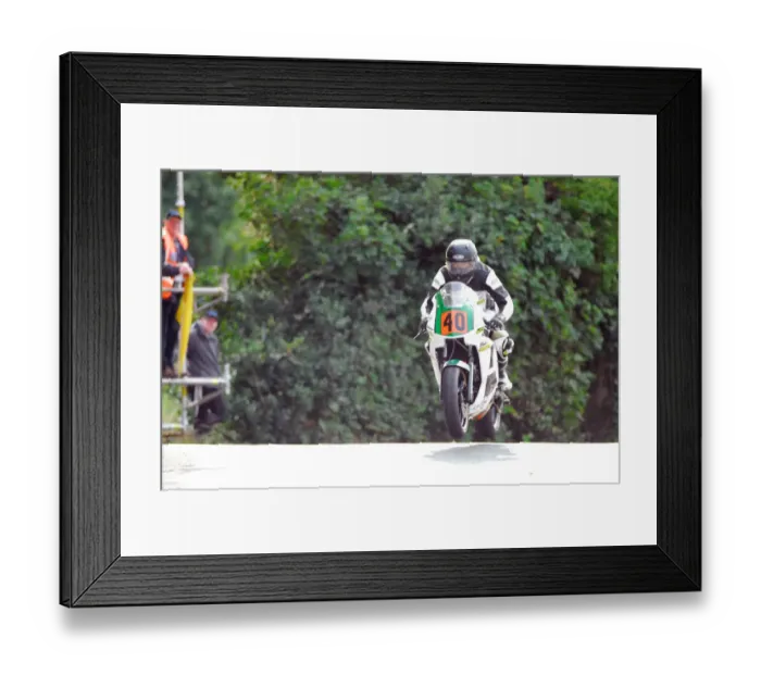 Framed Print : Paul Wardell (Suzuki) 2018 Lightweight Manx Grand Prix Framed Print : Paul Wardell (Suzuki) 2018 Lightweight Manx Grand Prix