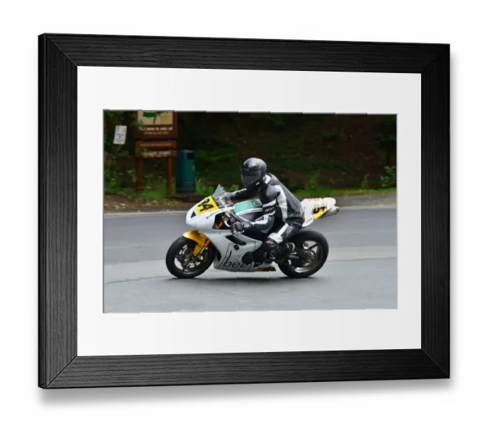 Framed Print : Paul Wardell (Triumph) 2012 Senior Manx Grand Prix Framed Print : Paul Wardell (Triumph) 2012 Senior Manx Grand Prix