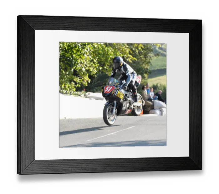 Framed Print : Paul Wardell (Suzuki) 2011 Newcomers Manx Grand Prix Framed Print : Paul Wardell (Suzuki) 2011 Newcomers Manx Grand Prix