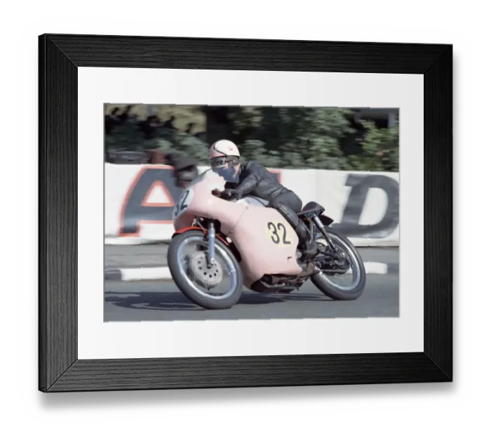 Framed Print : John Simmonds (Norton) 1966 Senior TT Framed Print : John Simmonds (Norton) 1966 Senior TT