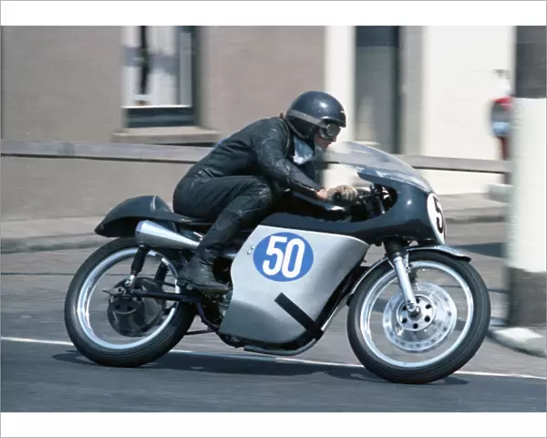 Marty Lunde (AJS) 1967 Junior TT