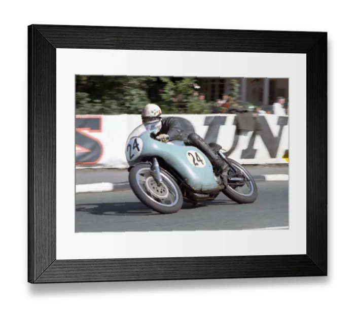 Framed Print : Dan Shorey (Norton) 1966 Senior TT Framed Print : Dan Shorey (Norton) 1966 Senior TT