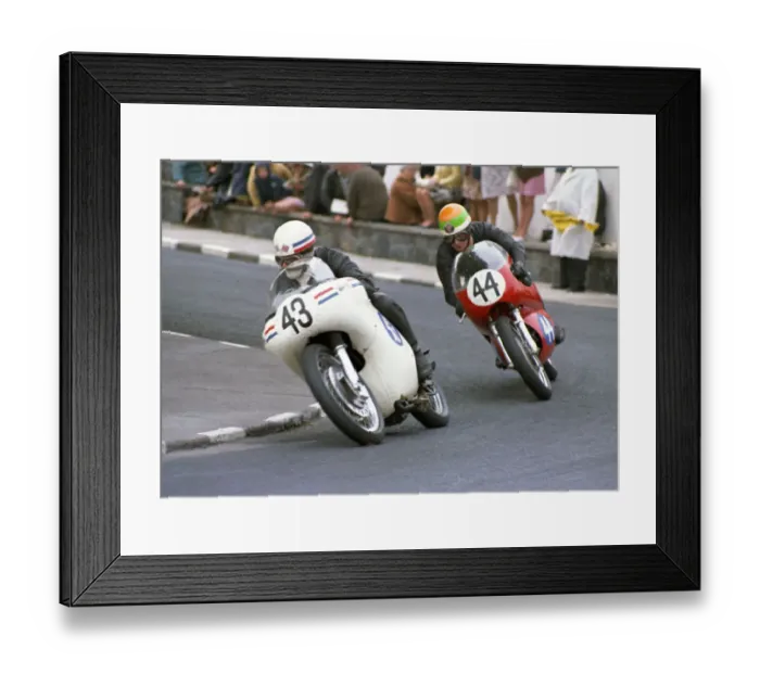 Framed Print : Bernie Lund (AJS) and Tony McGurk (Aermacchi) 1968 Junior TT Framed Print : Bernie Lund (AJS) and Tony McGurk (Aermacchi) 1968 Junior TT