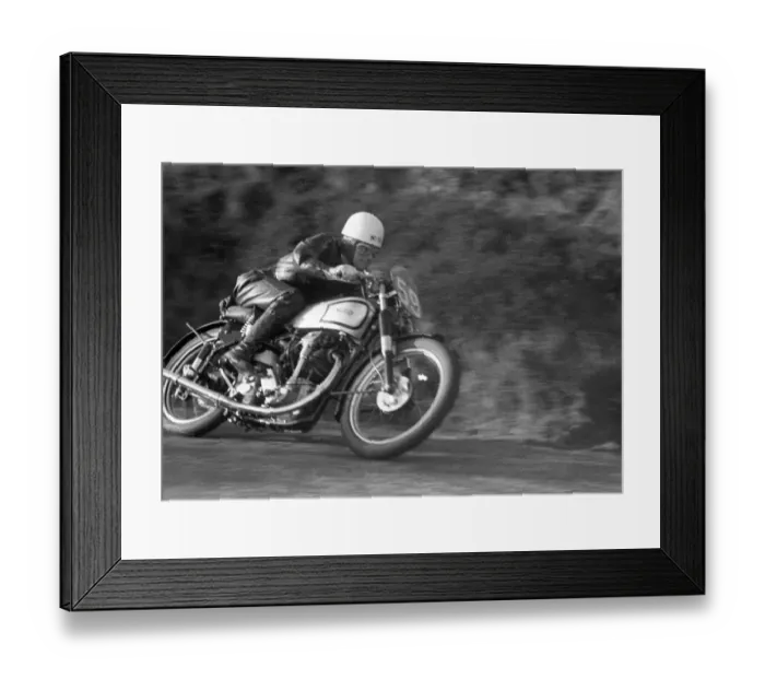 Framed Print : Bob Ritchie (Norton) 1952 Junior Clubman TT Framed Print : Bob Ritchie (Norton) 1952 Junior Clubman TT