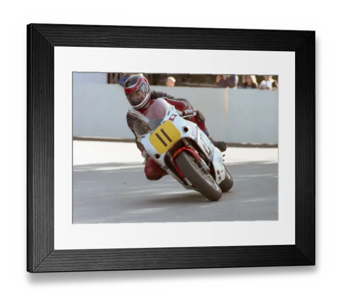 Framed Print : Dave Hayward (Suzuki) 1990 Newcomers Manx Grand Prix Framed Print : Dave Hayward (Suzuki) 1990 Newcomers Manx Grand Prix