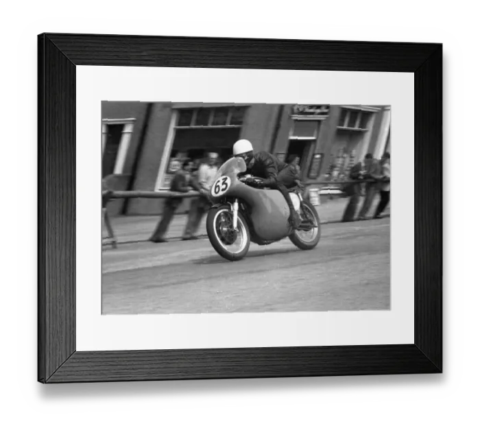 Framed Print : Bob Anderson (Norton) 1958 Junior TT Framed Print : Bob Anderson (Norton) 1958 Junior TT