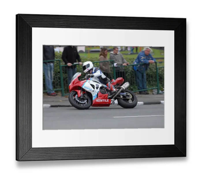 Framed Print : Ian Mackman (Suzuki) 2011 Superstock TT Framed Print : Ian Mackman (Suzuki) 2011 Superstock TT