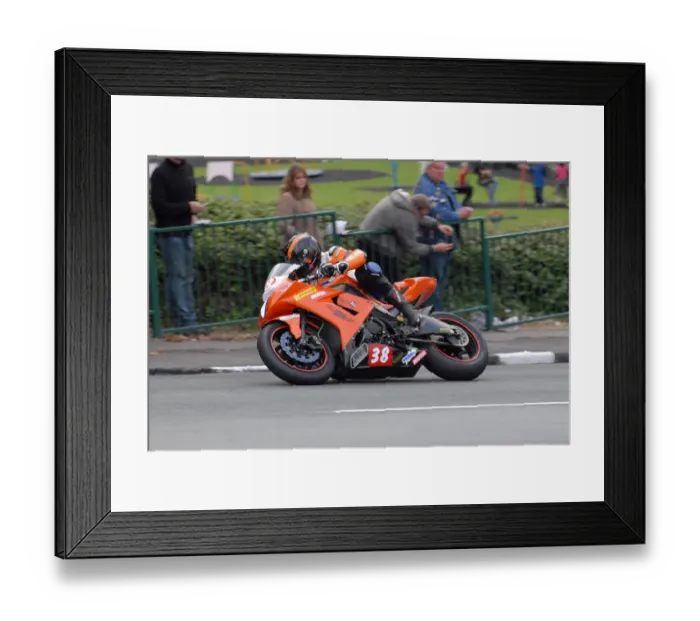 Framed Print : Dave Hewson (Kawasaki) 2011 Superstock TT Framed Print : Dave Hewson (Kawasaki) 2011 Superstock TT