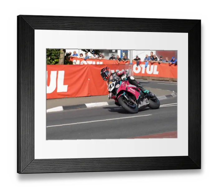 Framed Print : Conor Cummins (McAdoo Kawasaki) 2011 Senior TT Framed Print : Conor Cummins (McAdoo Kawasaki) 2011 Senior TT