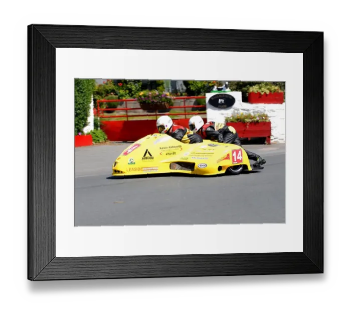 Framed Print : Gordon Shand & Lee Barrett (Shand) 2011 Sidecar TT Framed Print : Gordon Shand & Lee Barrett (Shand) 2011 Sidecar TT