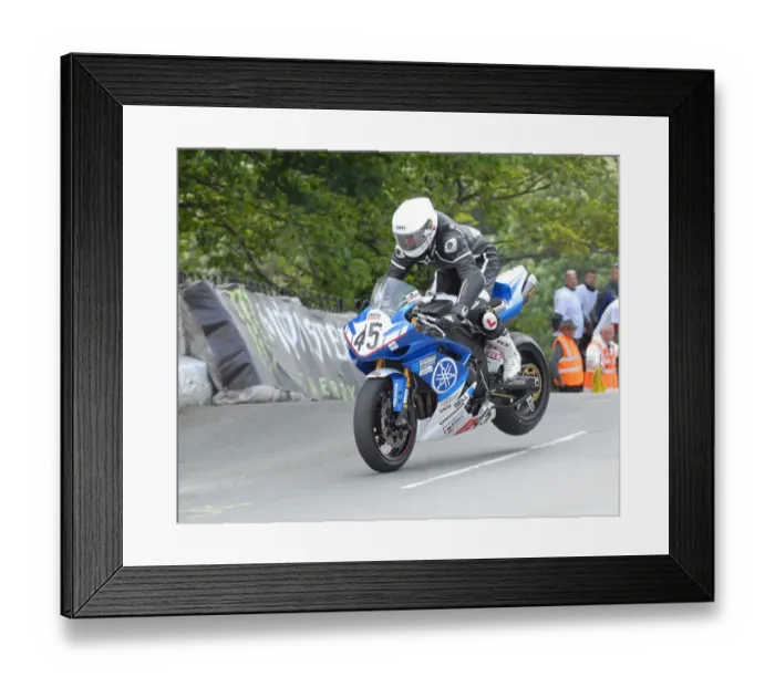 Framed Print : Dean Harrison (Yamaha) 2011 Superbike TT
