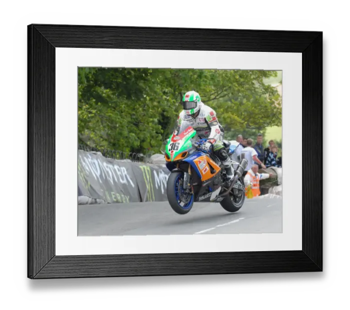 Framed Print : Paul Owen (Yamaha) 2011 Superbike TT Framed Print : Paul Owen (Yamaha) 2011 Superbike TT
