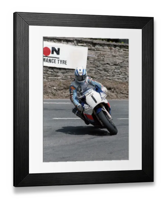 Framed Print : Robert Holden (Yamaha) 1992 Formula One TT Framed Print : Robert Holden (Yamaha) 1992 Formula One TT
