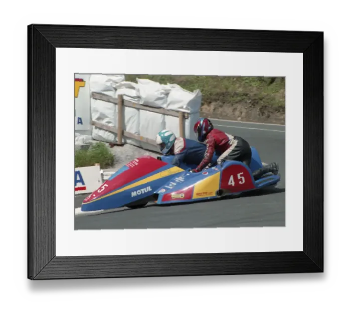 Framed Print : Franco Martinel & Tony Wilde (MSDF Yamaha) 1996 Sidecar TT Framed Print : Franco Martinel & Tony Wilde (MSDF Yamaha) 1996 Sidecar TT