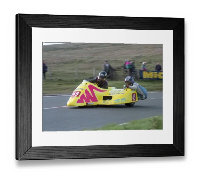Framed Print : Frank Briscoe & Matthew Wiseman (Windle) 1996 Sidecar TT Framed Print : Frank Briscoe & Matthew Wiseman (Windle) 1996 Sidecar TT