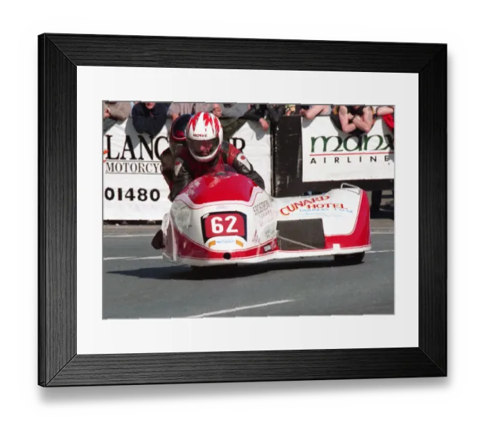 Framed Print : Brian Rostron & Tony Wilde (Winstanley Yamaha) 1999 Sidecar TT Framed Print : Brian Rostron & Tony Wilde (Winstanley Yamaha) 1999 Sidecar TT
