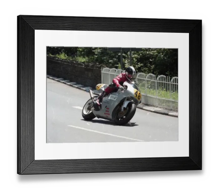 Framed Print : Richard Coates (Yamaha) 1998 Senior TT Framed Print : Richard Coates (Yamaha) 1998 Senior TT