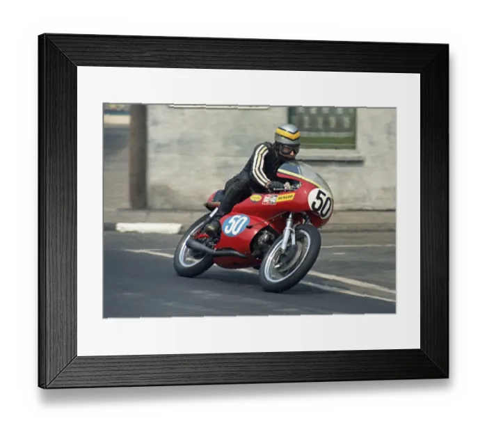 Framed Print : Ray Pickrell (Aermacchi) 1970 Junior TT Framed Print : Ray Pickrell (Aermacchi) 1970 Junior TT