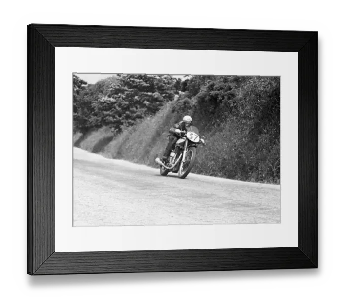 Framed Print : Harry Hinton snr (Norton) 1949 Senior TT Framed Print : Harry Hinton snr (Norton) 1949 Senior TT