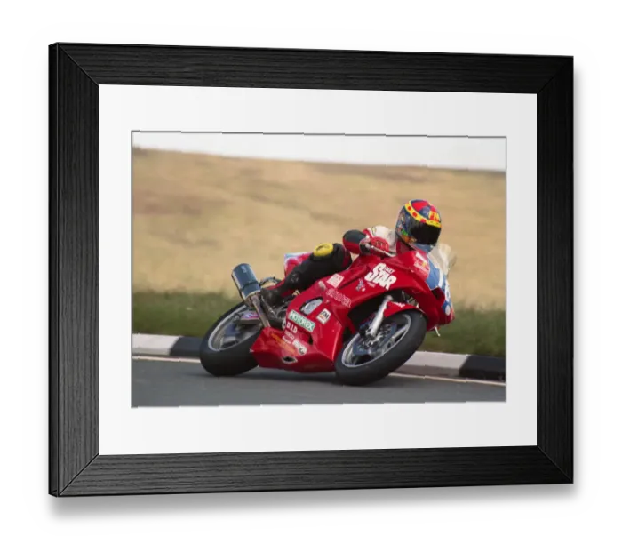Framed Print : Simon Smith (Honda) 2000 Junior TT Framed Print : Simon Smith (Honda) 2000 Junior TT