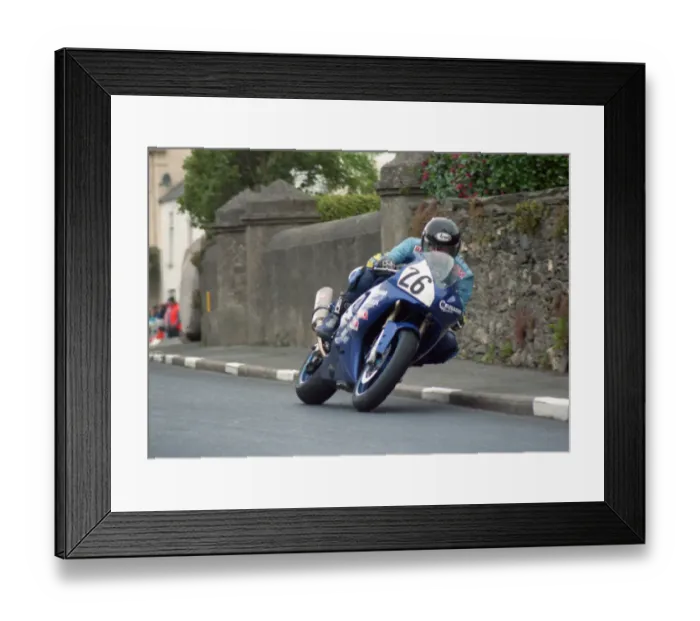 Framed Print : John Hepburn (Yamaha) 2000 Formula One TT Framed Print : John Hepburn (Yamaha) 2000 Formula One TT