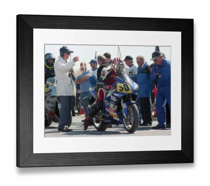 Framed Print : Steve Bridge (Yamaha) 2000 Senior TT Framed Print : Steve Bridge (Yamaha) 2000 Senior TT