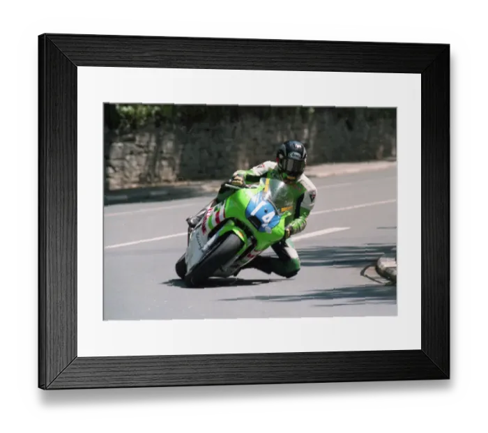 Framed Print : Shaun Harris (Yamaha) 2000 Junior TT Framed Print : Shaun Harris (Yamaha) 2000 Junior TT