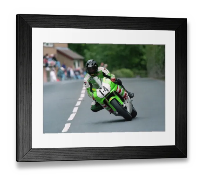 Framed Print : Shaun Harris (Yamaha) 2000 Formula One TT Framed Print : Shaun Harris (Yamaha) 2000 Formula One TT