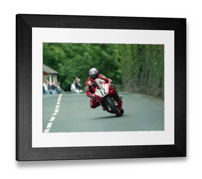 Framed Print : Jim Moodie (Honda) 2000 Formula One TT Framed Print : Jim Moodie (Honda) 2000 Formula One TT