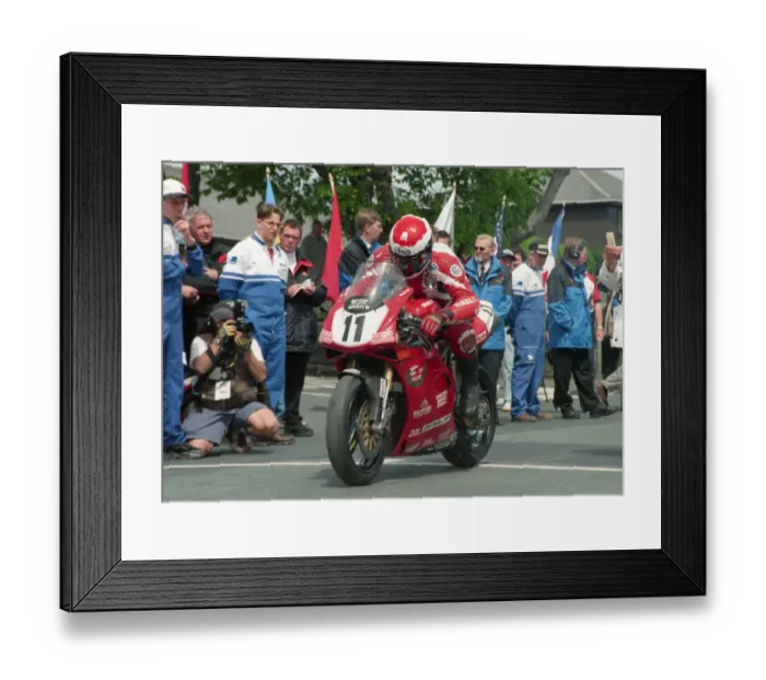 Framed Print : James Courtney (MSR Ducati) 2000 Formula One TT Framed Print : James Courtney (MSR Ducati) 2000 Formula One TT