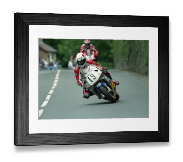 Framed Print : Brian Gardiner (Honda) 2000 Formula One TT
