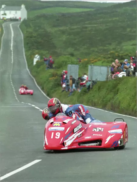 Joe Martin & Kate Harrington (DMR Yamaha) 1998 Sidecar TT